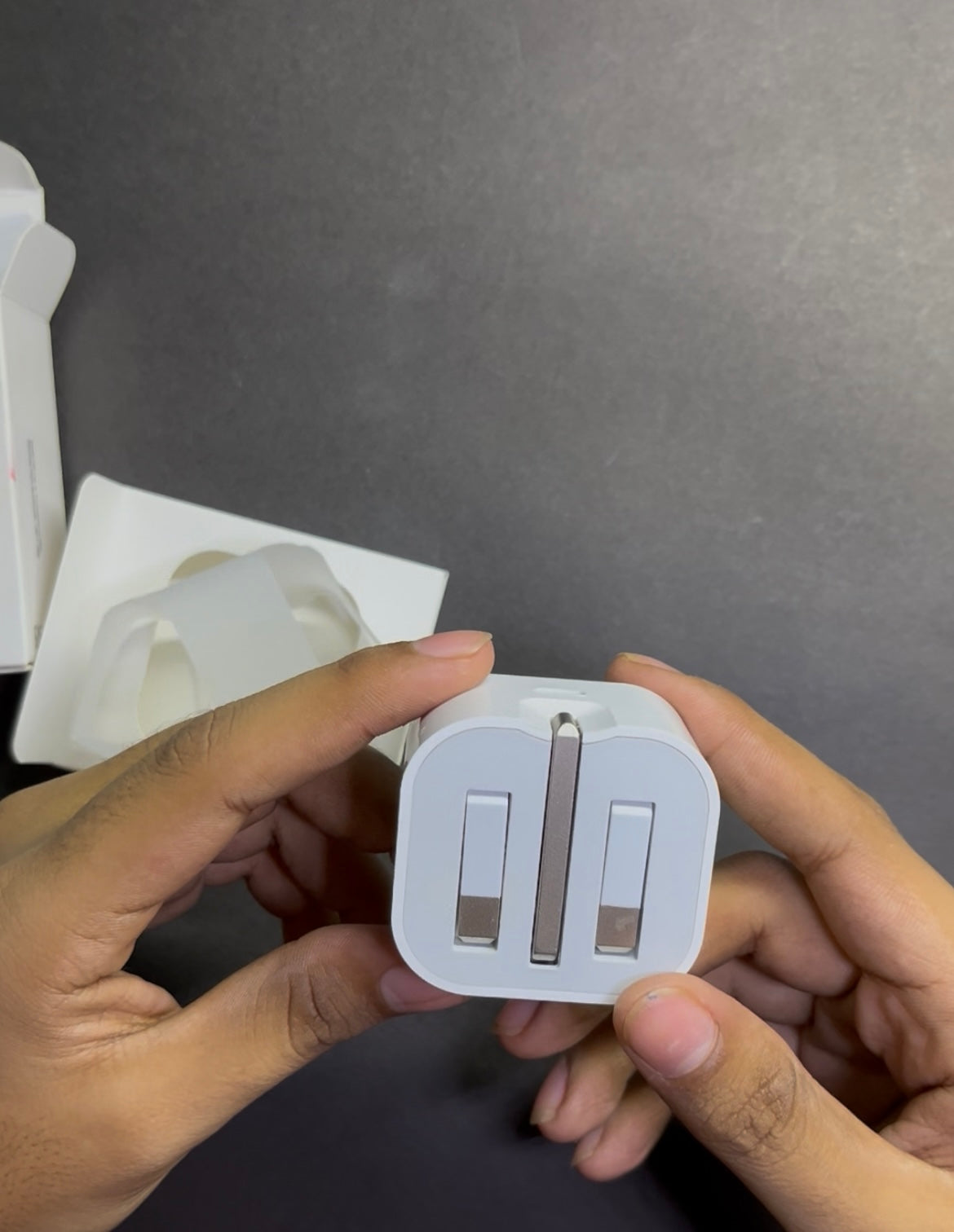 APPLE 20W POWER ADAPTER (ORIGINAL)